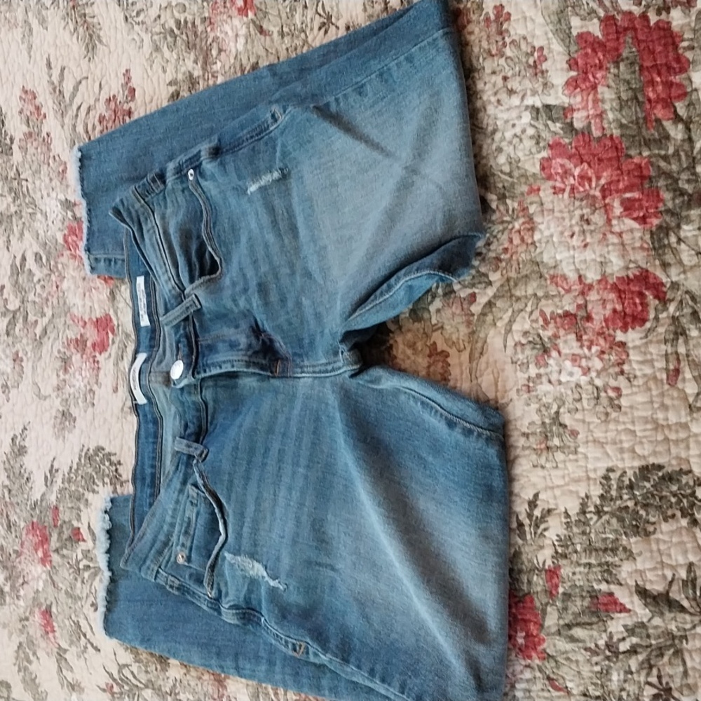 Kensie Jeans. The effortless skinny crop. Size 4/27.